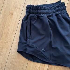 Lululemon Hotty Hot High-Rise Lined Short 2.5"